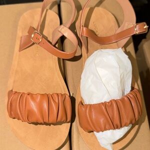 Lucky Brand Tan Sandal for little Girls 1 pair